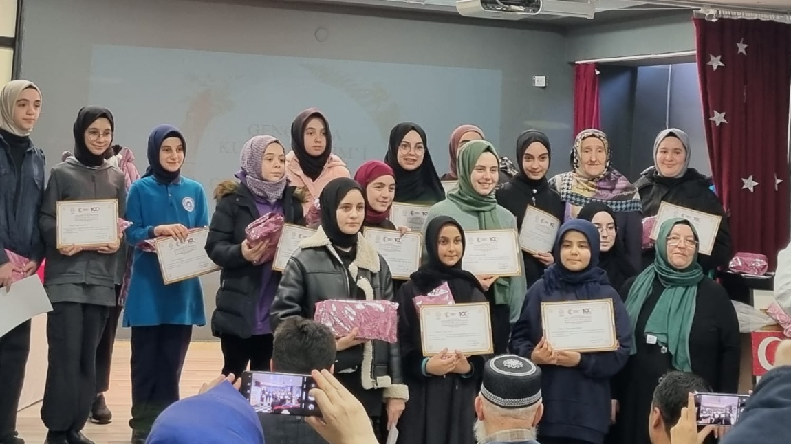 Genç Nida İHO Kuran-ı Kerim'i Güzel Okuma Yarışması